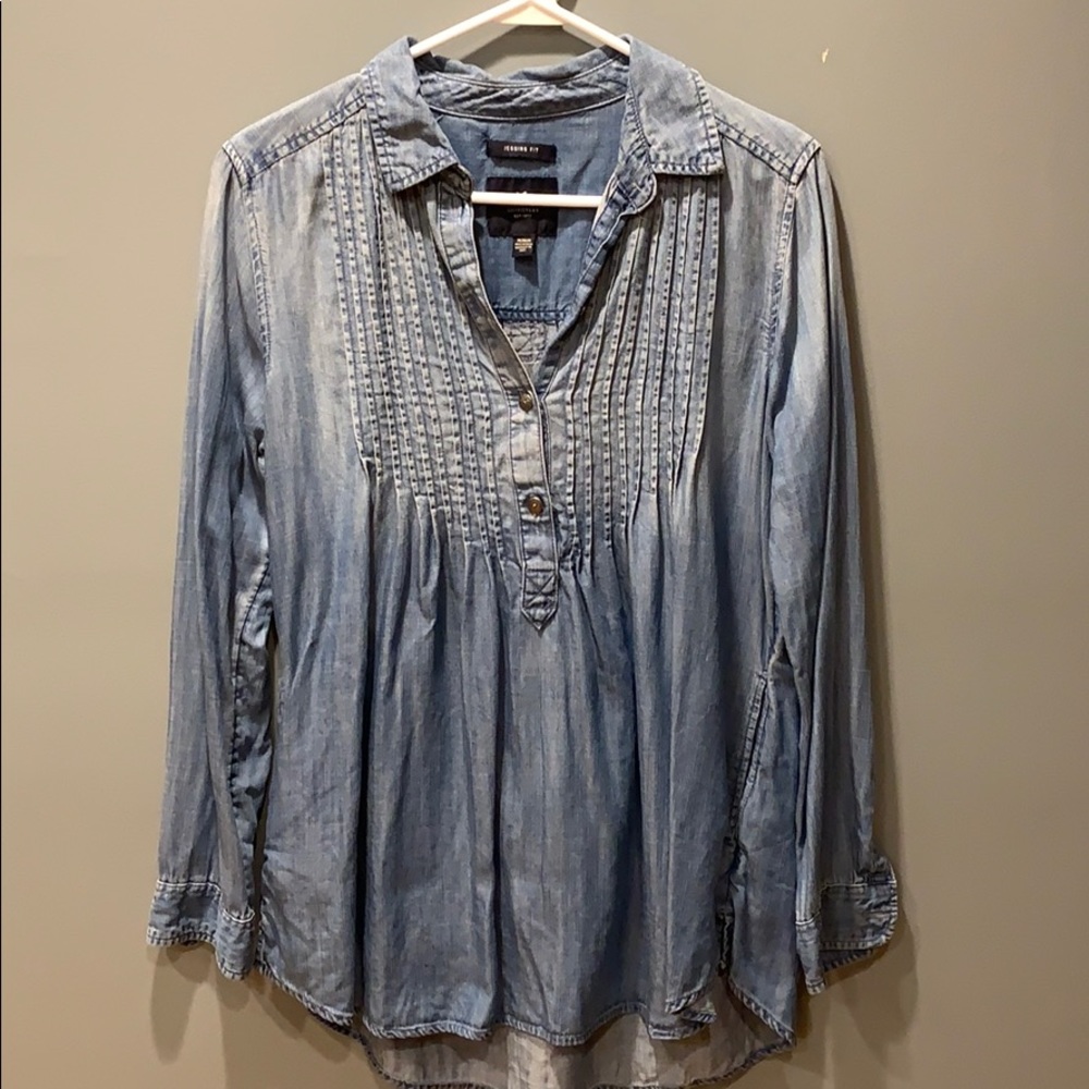 American Eagle Chambray Pleated Jegging Fit Top